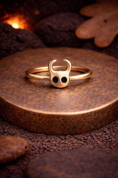Hornet Knight Band Ring