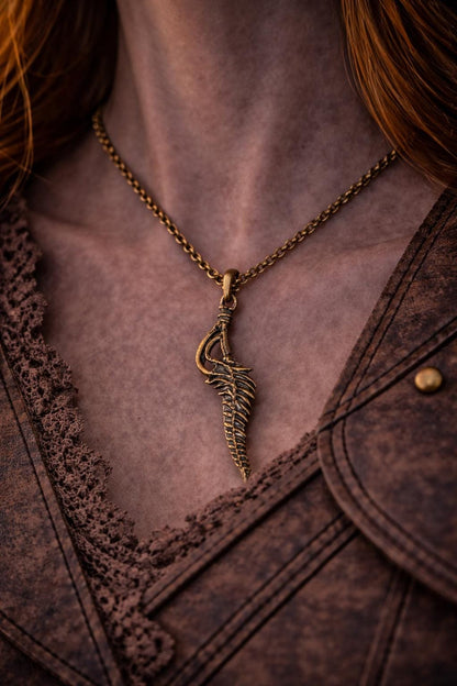 Reduvia Dagger Necklace