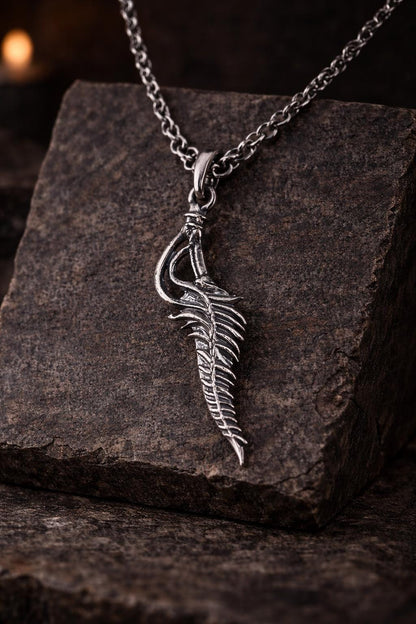 Reduvia Dagger Necklace