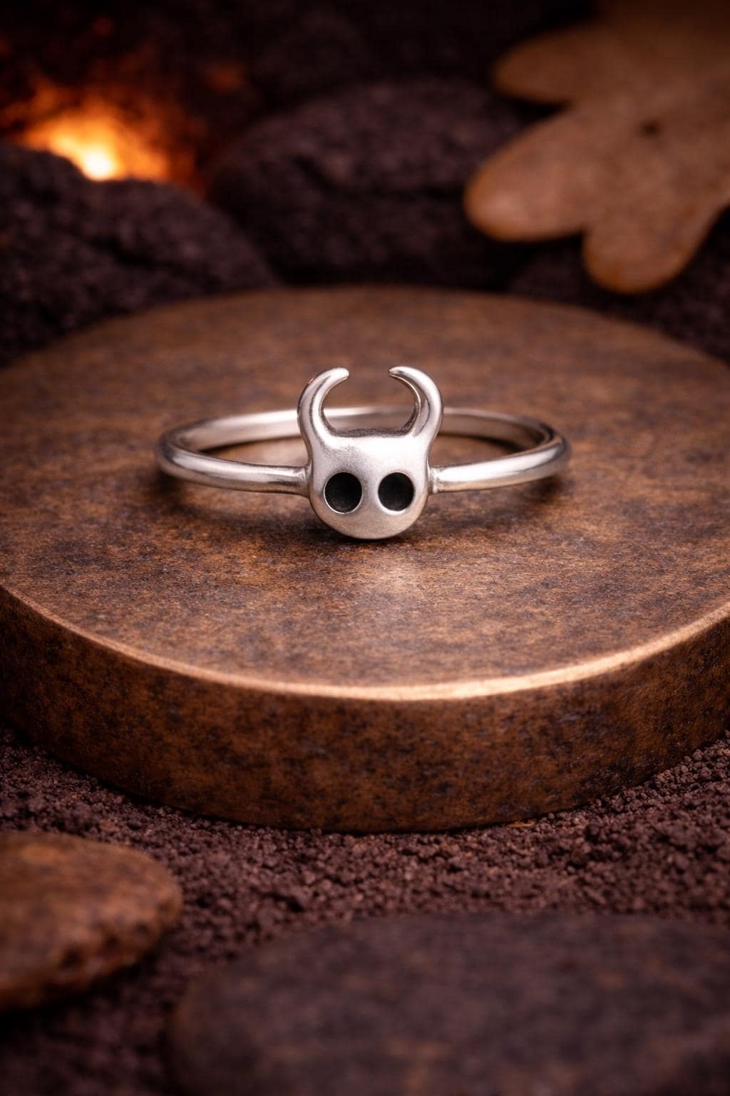 Hornet Knight Band Ring