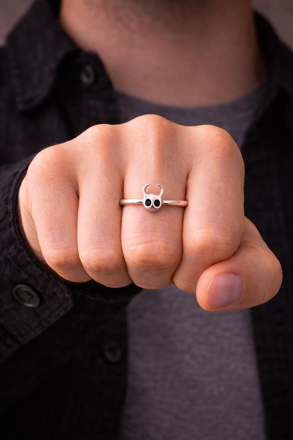 Hornet Knight Band Ring
